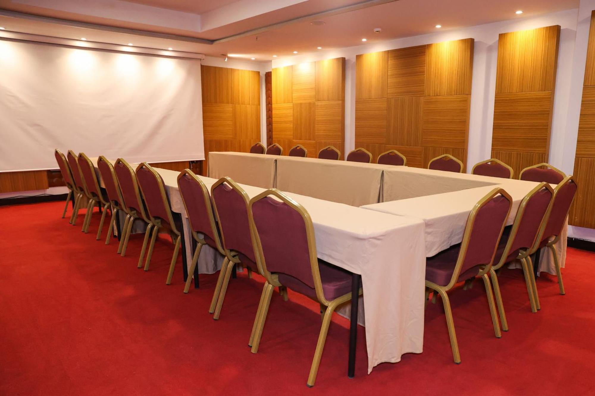 Otel The Hera Platinum 4*