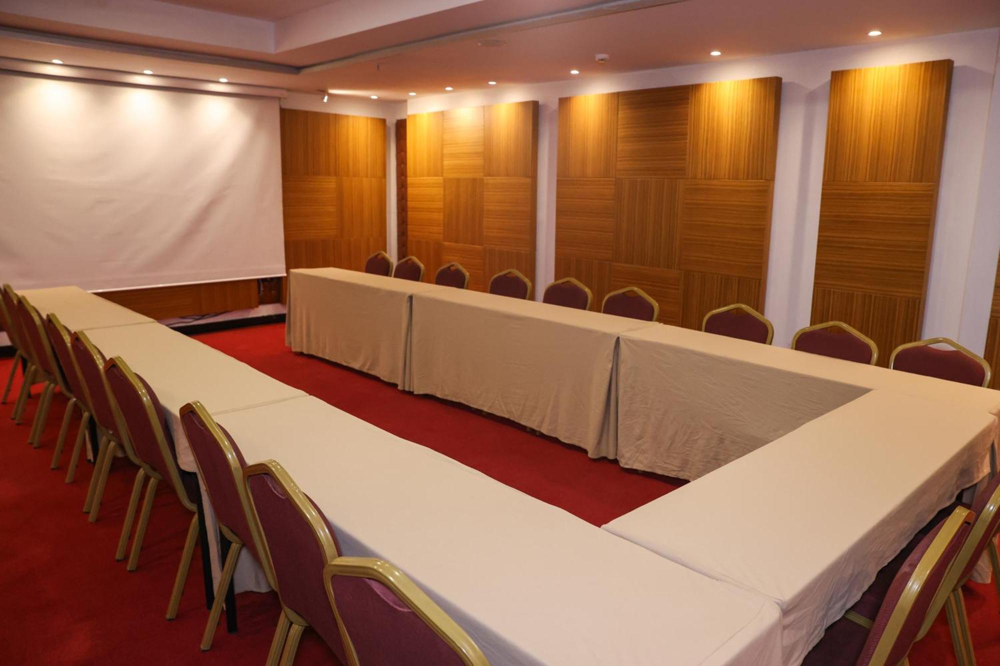 Otel The Hera Platinum